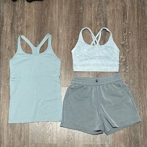 EUC Lululemon “Shades of Blue” Bundle. Size Tops 6/Bottom 4